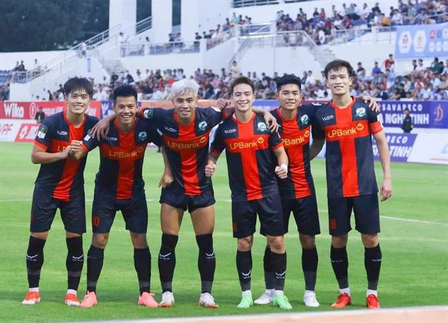 Game thủ đang thi đấu eSports chuyên nghiệp